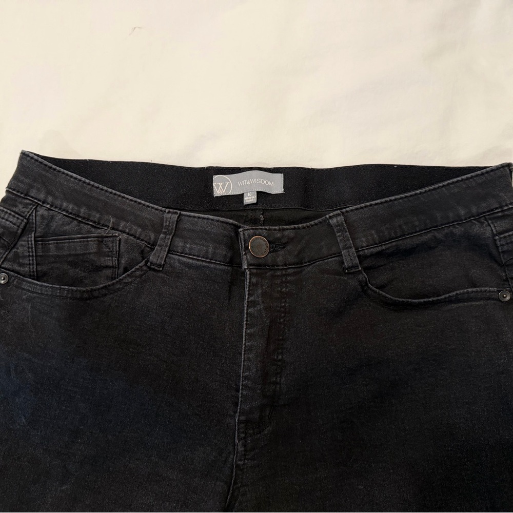 Black Women's Jeans by Wit & Wisdom size 16 - Picture 5 of 5